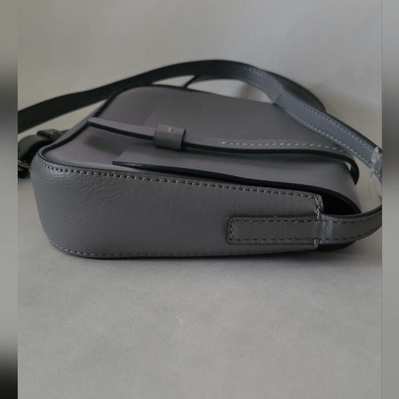 NWT GAP Crossbody Saddle Bag in Grey - Picture 6 of 13